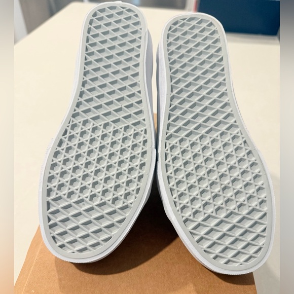 Vans Sk8-Hi Wide Fit High-Top Skate Shoes | Women 7.5 White - Picture 6 of 7